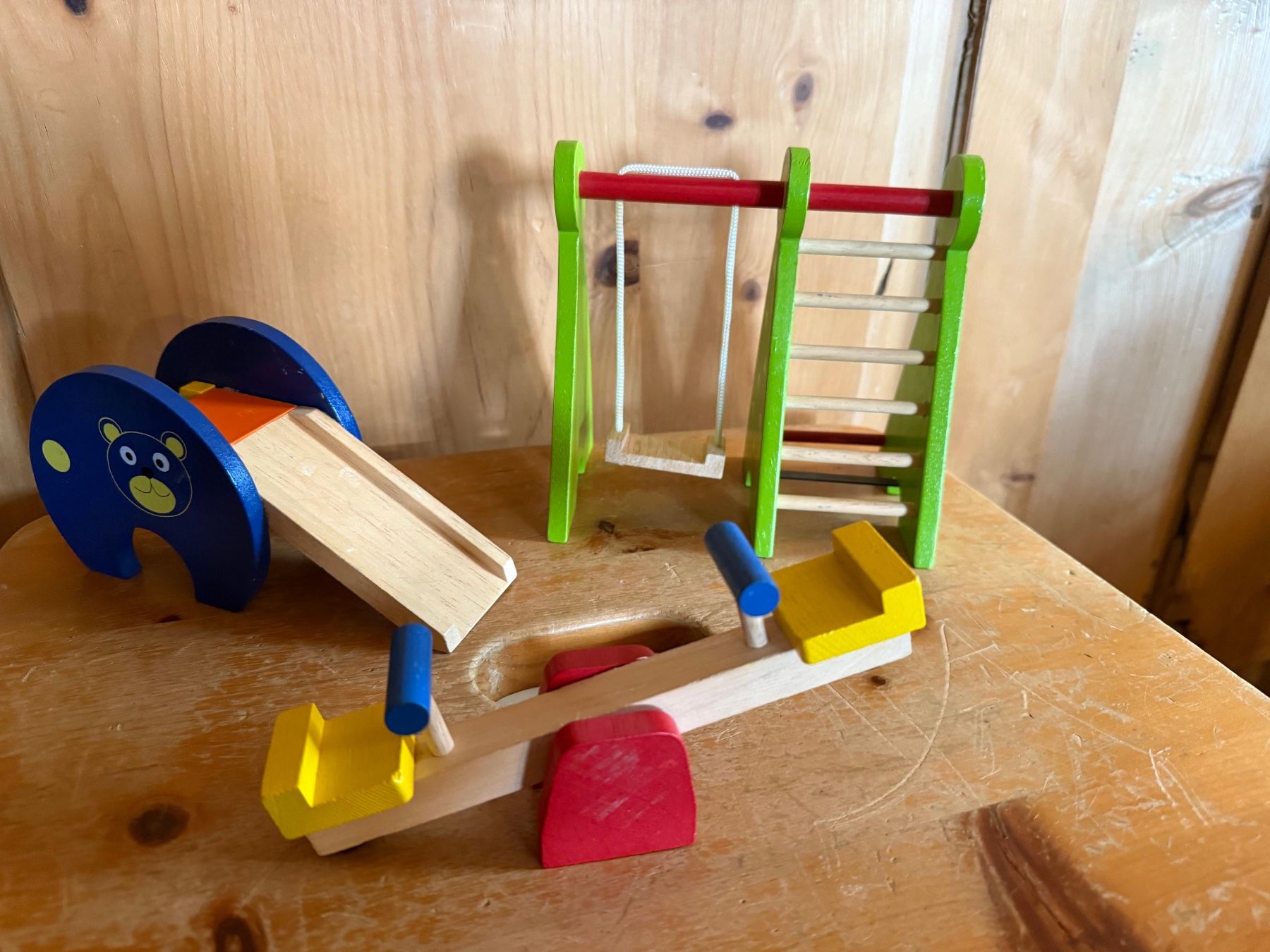 Case e mobili per bambole: Puppenhaus Möbel - Spielplatz 2 – Usato da Forch venduto da amabokke101 2