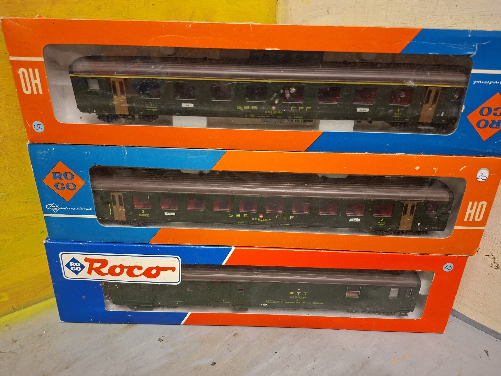 Roco Modelleisenbahnen: 3 wagons suisses de Roco – Neu (gemäss Beschreibung) aus Monthey von Jmbois 1