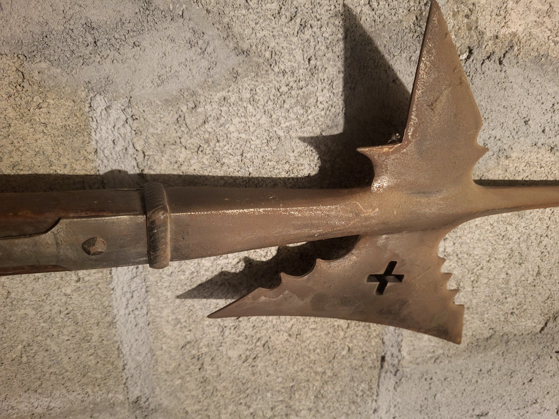 Stichwaffen: Hallebarde = H 215 cm – Gebraucht aus Bossonnens von nafnaf2018 2