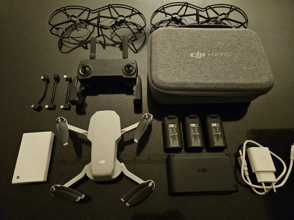 Drône DJI Mini Fly More Combo (Gebraucht) in Broc für CHF 155 – mit ...