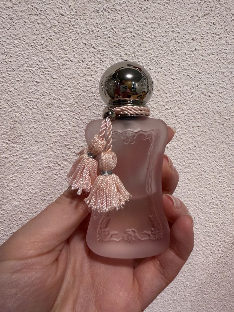 Profumi & Eau de Toilette: DELINA LA ROSÉE – Usato da Luzern venduto da Itsclaire
