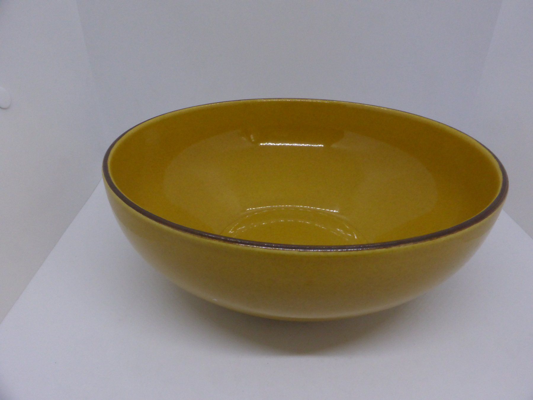 Rössler Schalen: Rössler saladier jaune muscade 23cm – Gebraucht aus Porrentruy von Kim017