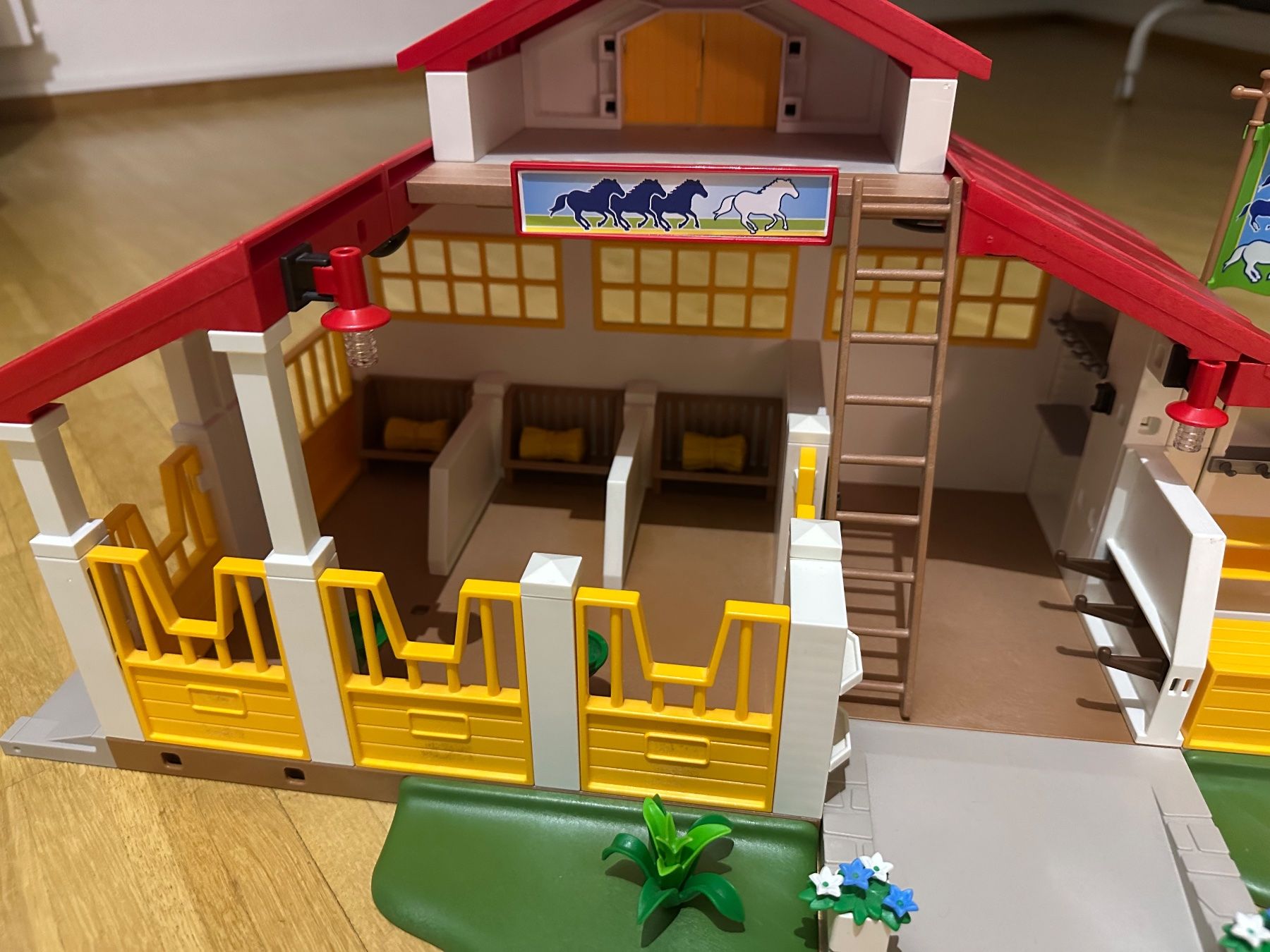 Playmobil Giocattoli: Playmobil Moderner Reiterhof – Usato da Arch venduto da tam_ctz2 2