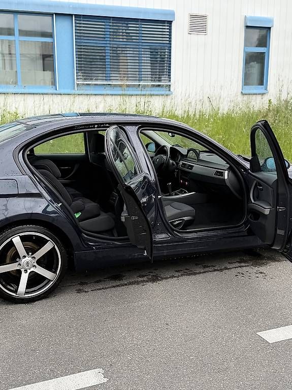 Autos: BMW 320i E90  Expertise récente  Très bon état – Gebraucht aus Biel/Bienne von GianniRici 1