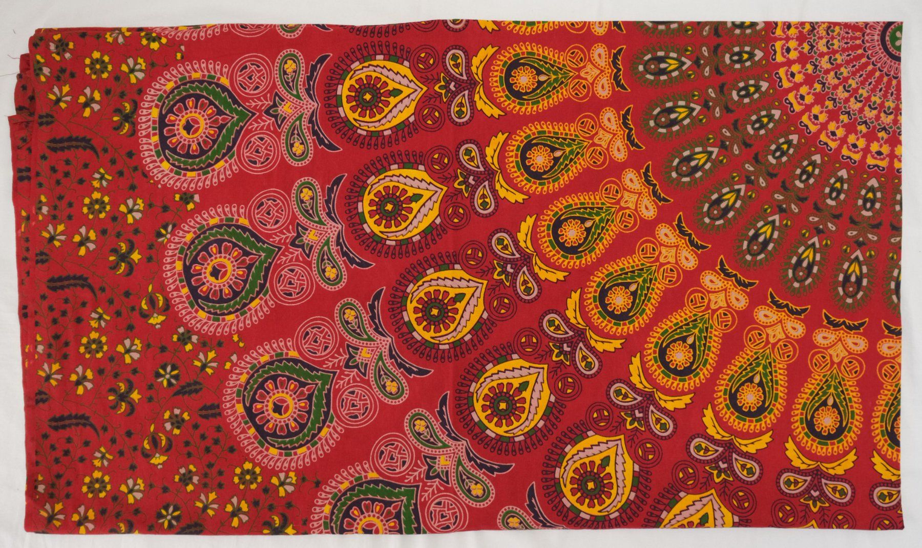 Coperte: XL Mandala Tuch als Picknickdecke Sofadecke Vorhang – Nuovo (secondo la descrizione) da Zürich venduto da Masala-Oase 1