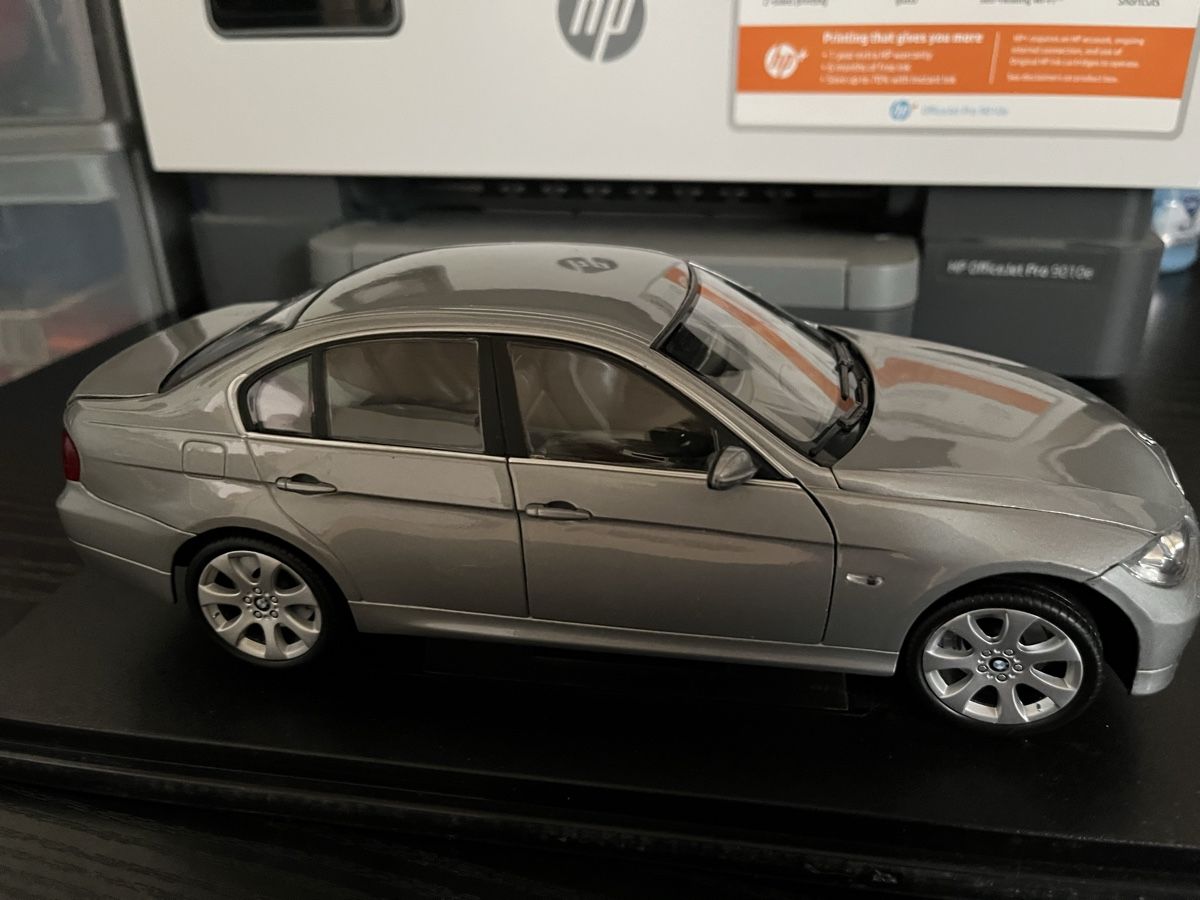 BMW Modellautos: BMW 330i.  1:18 – Gebraucht aus Rümlang von Papamoll4 4