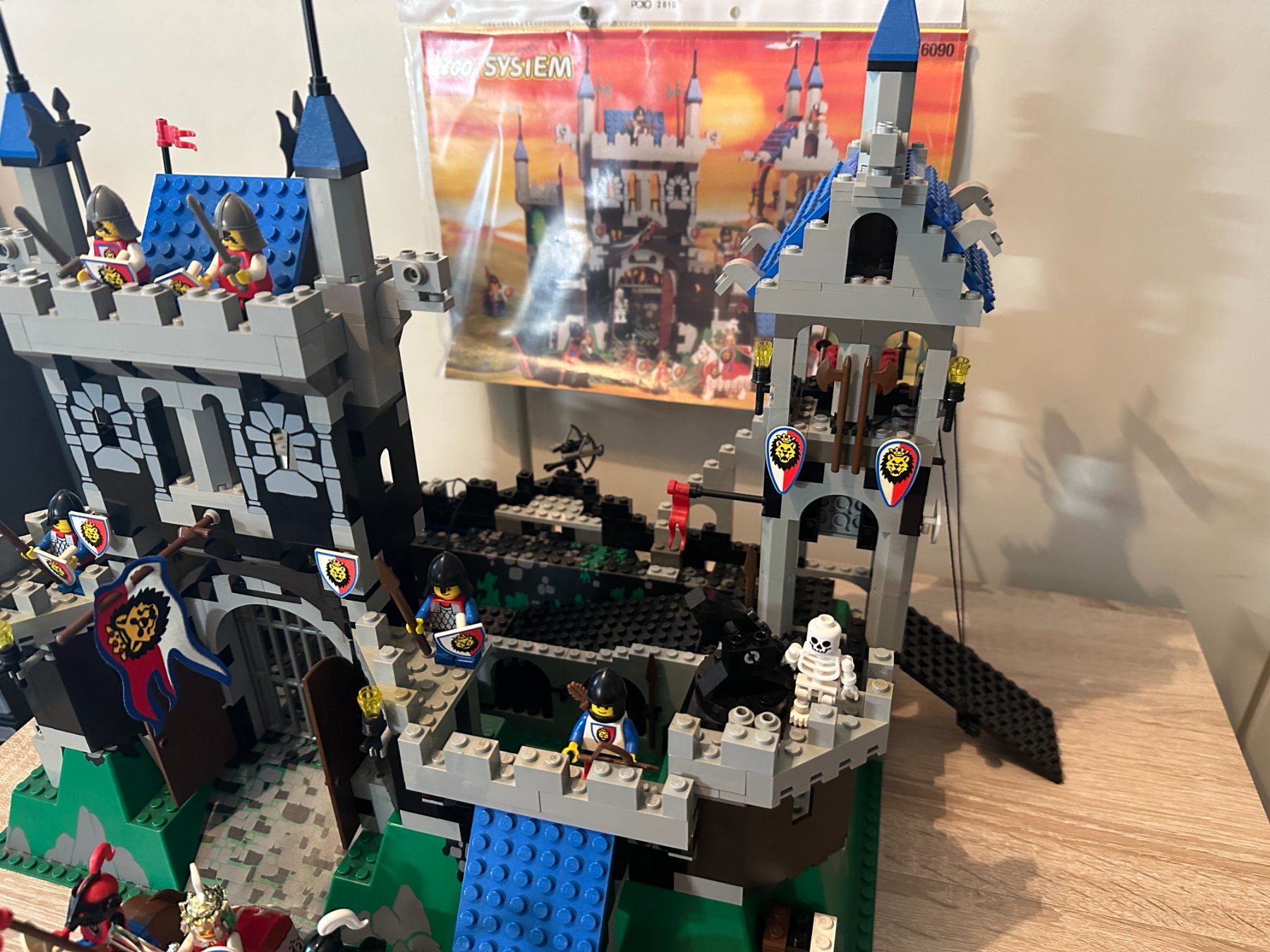 Lego Kit di costruzioni: LEGO Ritter 6090 Royal Knight's Castle – Usato da Basel venduto da Don-Angel 2
