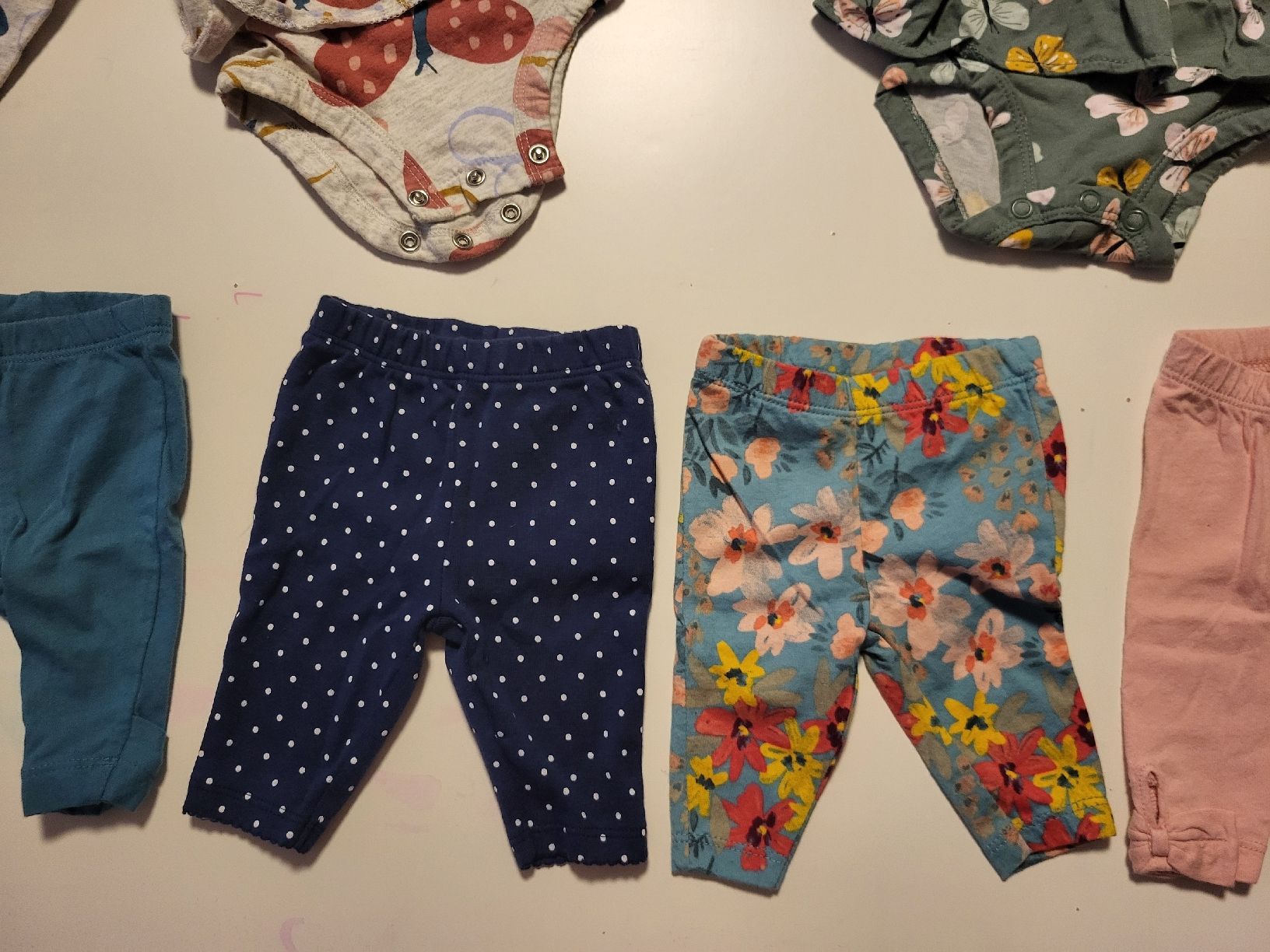 Lotti & Set di vestiti: Babykleider Newborn – Usato da Basel venduto da Ywana 2