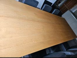 Massivholztisch aus der Ausstellung, 273x 110cm – Hochwertig