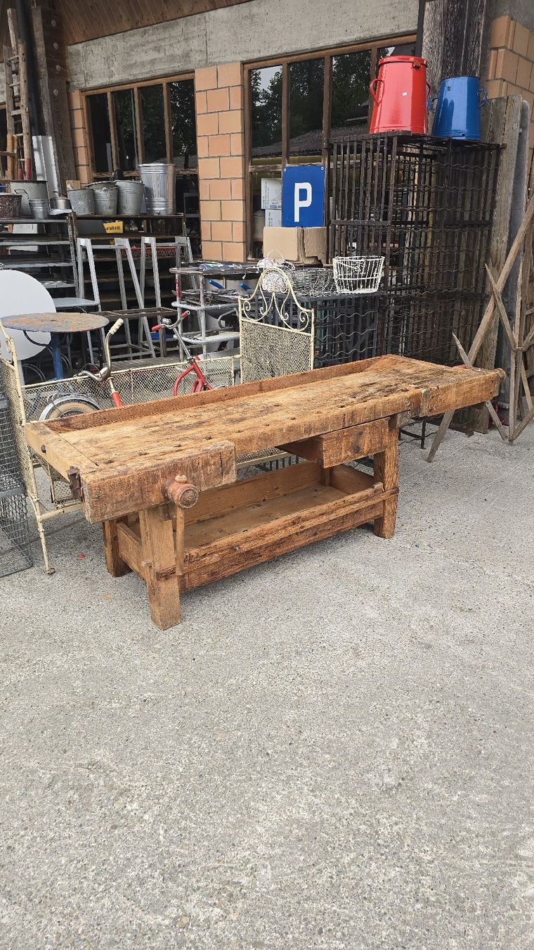 Banchi da lavoro: Antike Werkbank - super Patina – Usato da Oberaach venduto da Wicktrade 1