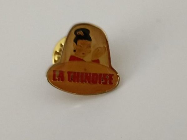 Placchette & Badge: Pin La Chinoise - Box 9 – Usato da Köniz venduto da Pinscollect
