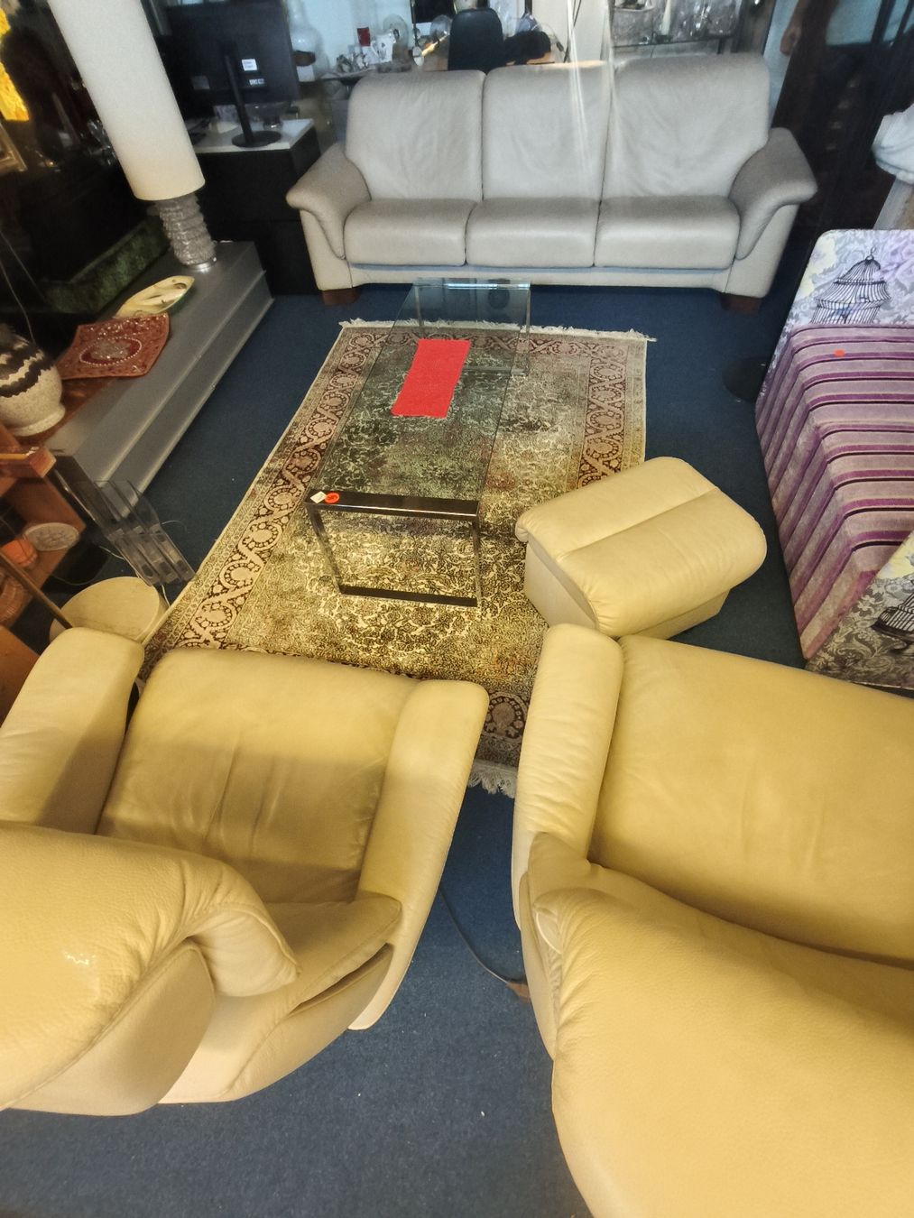 Stressless Sofas: Stressless sofa mit 2 Sessel und Hocker  – Gebraucht aus Zwingen von inf_2blh