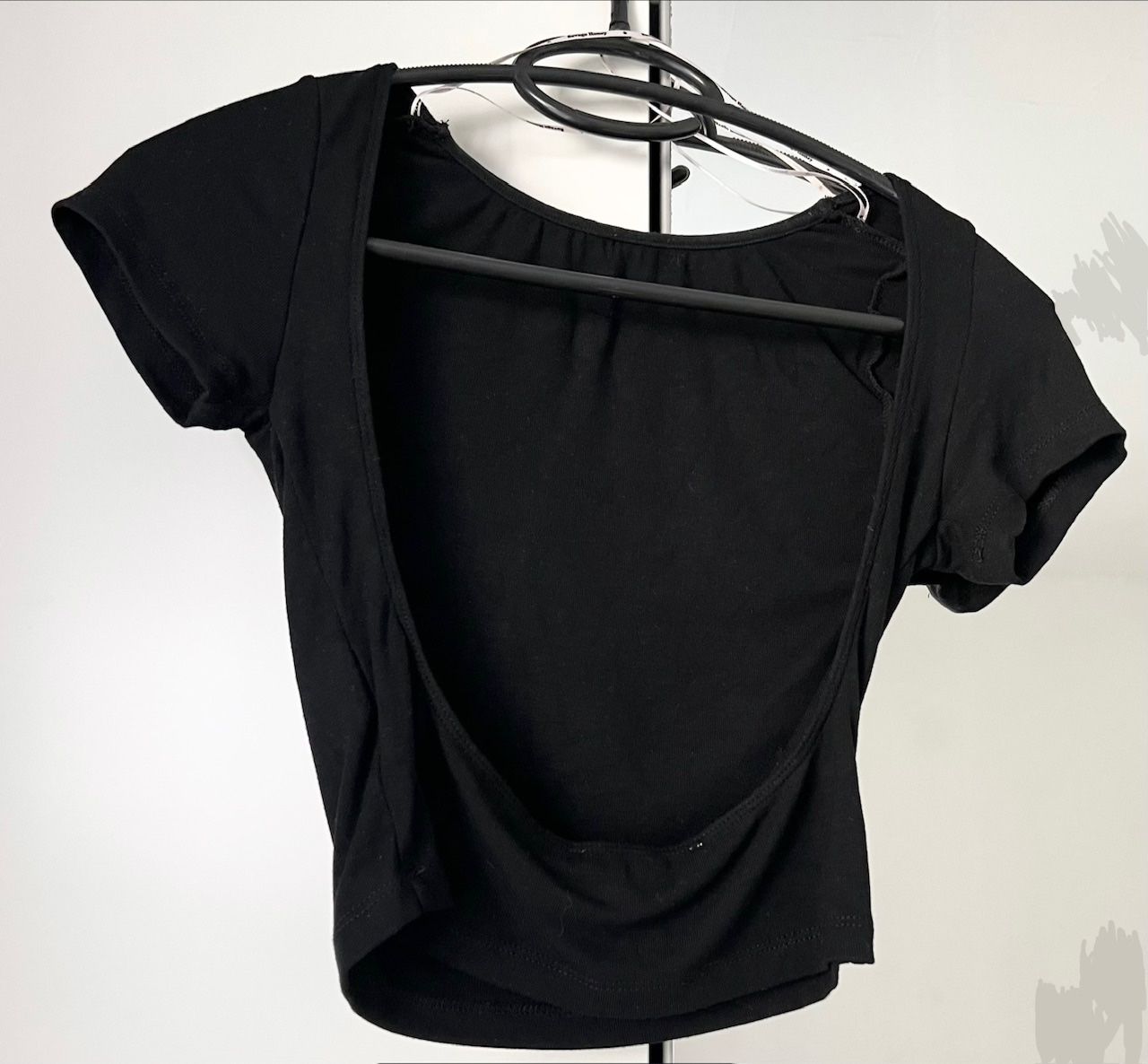T-shirt: T-shirt dos nu – Usato da Neuchâtel venduto da kat_n6gp 1