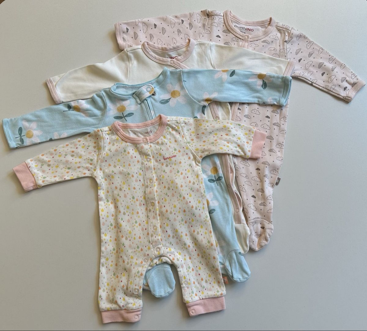 Lotti & Set di vestiti: Neugeborene Set Gr. 50-56, Top Zustand – Usato da Zürich venduto da Lena.17 1
