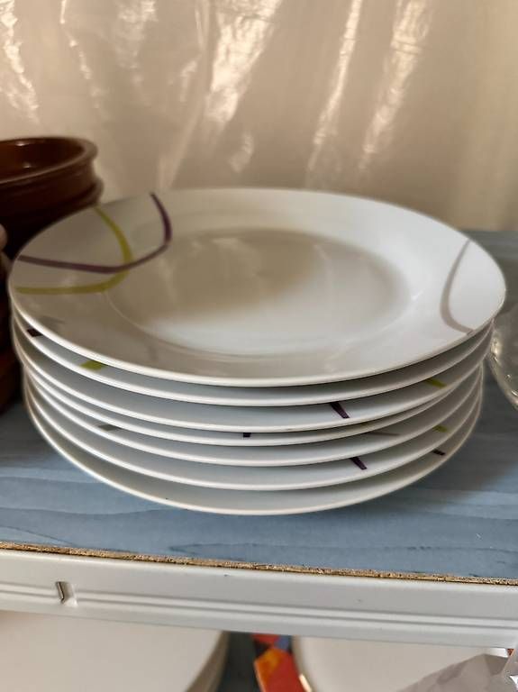Piatti: 7 Teller mit Linienmuster, ca. 27 cm – Usato da Zürich venduto da inf_5zz5 1