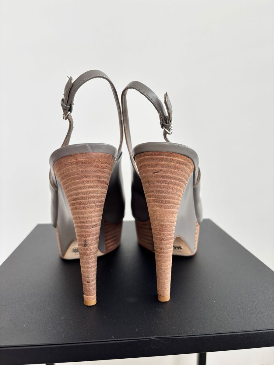 Gucci Scarpe da donna: Gucci sandali donna, taglia 42! – Usato da Castel San Pietro venduto da sof_5f2g 2
