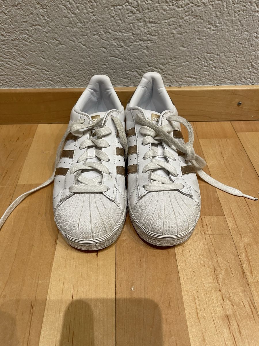 Adidas Chaussures femmes: Sneaker – D'occasion à Pfäffikon ZH par JanineZ98