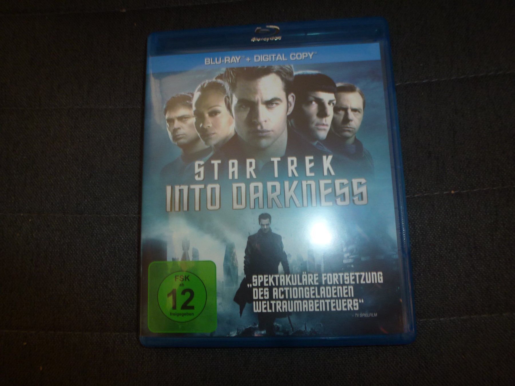 Tutti i DVDs: Star Trek into Darkness BLU-RAY – Usato da Olten venduto da Disc-Verkauf
