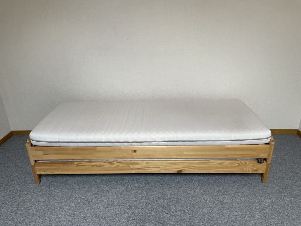 Praktisches Ausziehbett/Gaestebett mit Lattenrost und Matrat (Gebraucht ...
