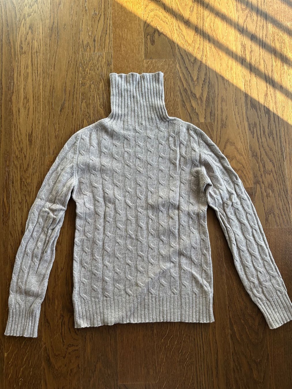 Pullover & Sweatshirts: Kaschmir Rollkragenpullover zopfmuster beige Gr S – Gebraucht aus Zürich von anyka 1