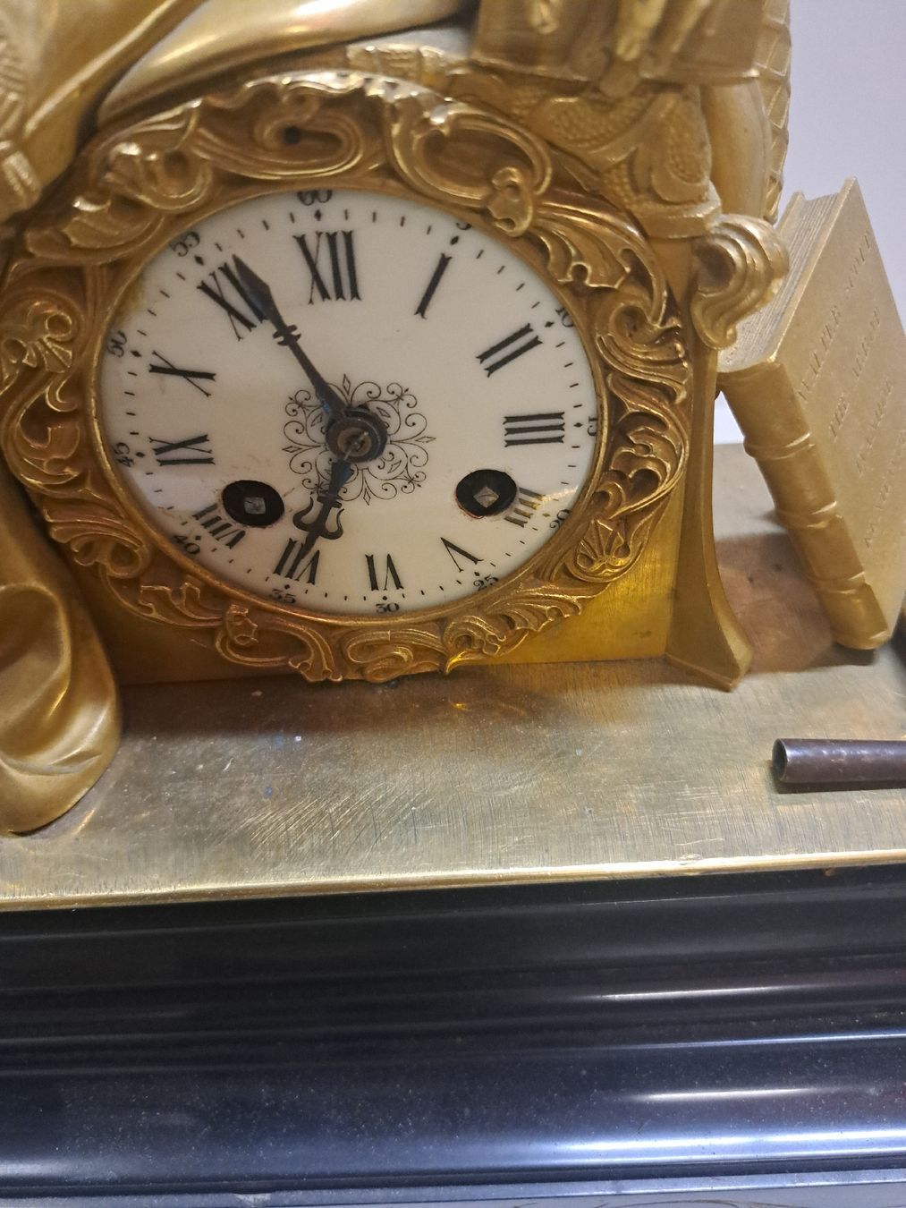 Orologi da terra & Orologi da parete: Antike Kaminuhr "Walter Scott" Messing . – Usato da Grossdietwil venduto da hufi10 9