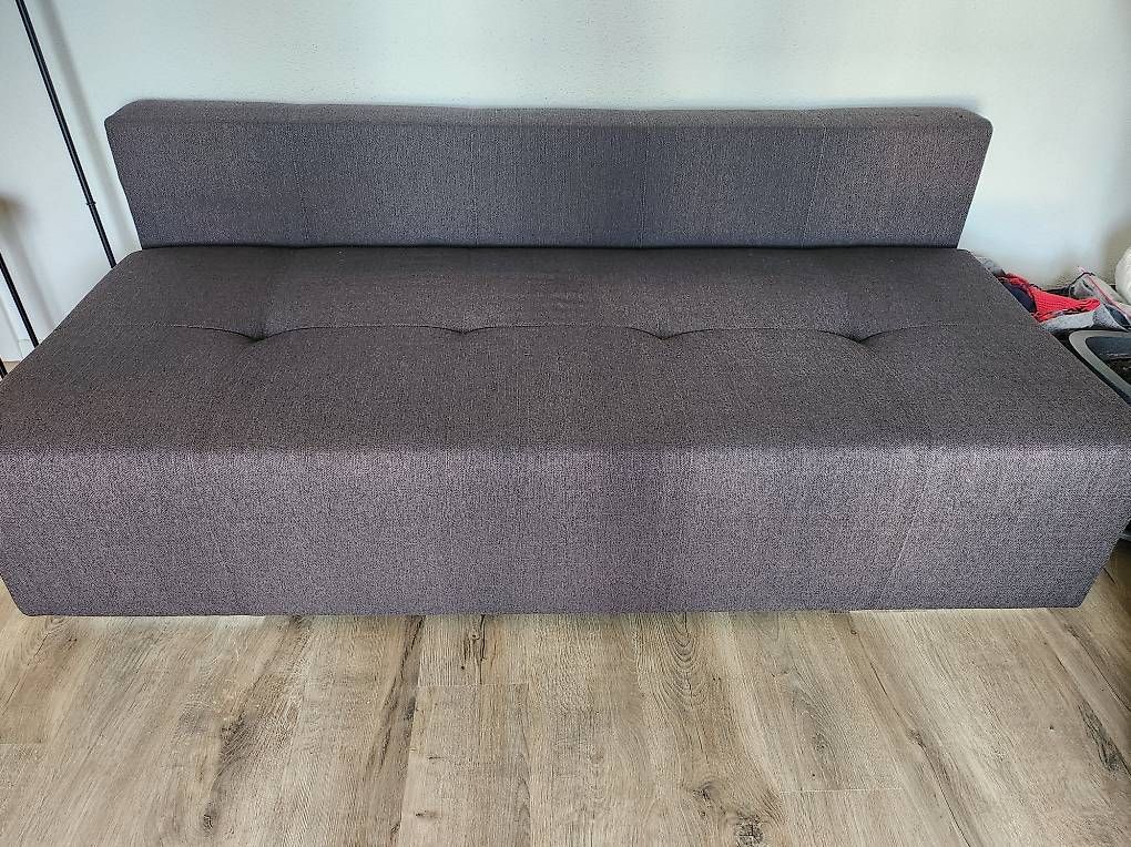 Divani: Schlaf-/Gästecouch 2 m breit, dunkelgrau – Usato da Wädenswil venduto da HeLeni2 1