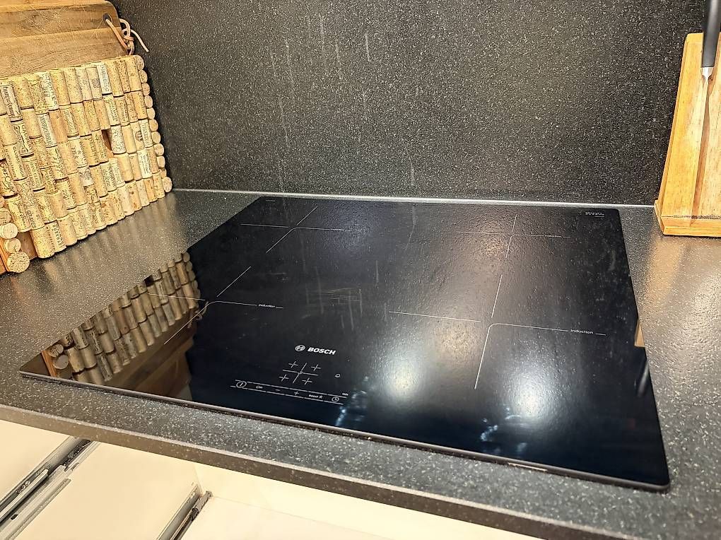 Servierplatten: Bosch table de cuisson à induction TOP – Gebraucht aus La Conversion von martianmelle