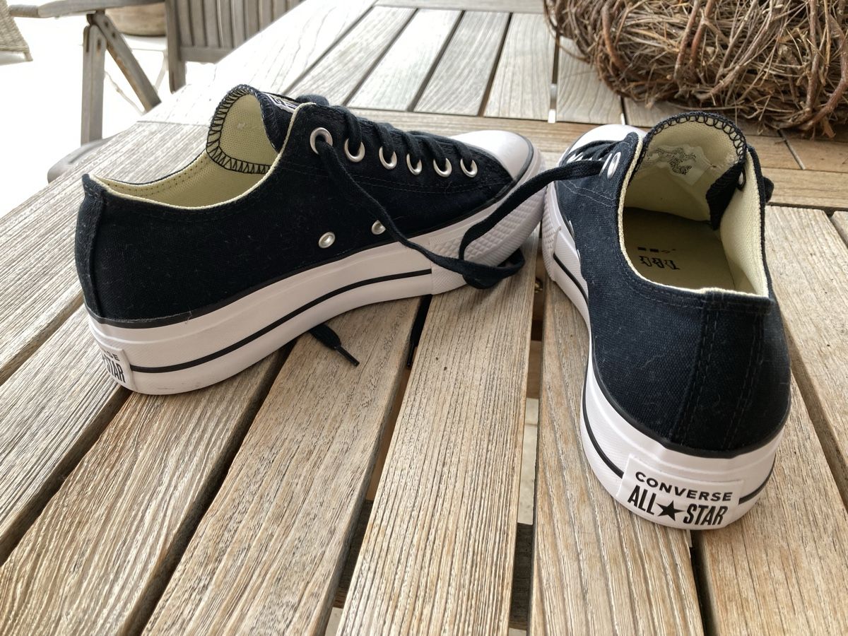 Converse Scarpe da donna: Converse Allstar Damen Grösse 37.5 – Usato da Niederdorf venduto da Anderlemon 2