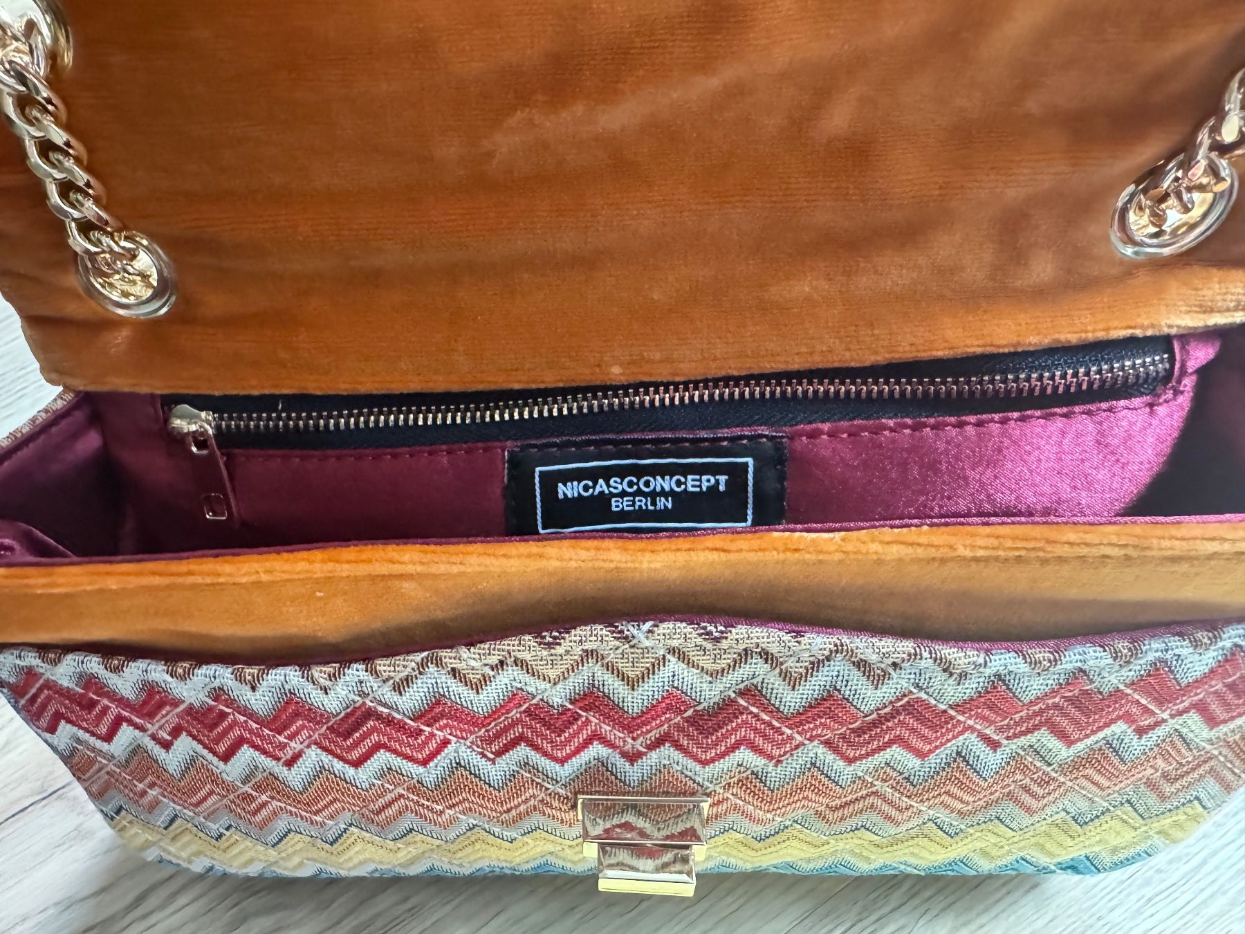 Borse da donna: NEUE Zigzag Tasche Nicas Concept – Nuovo e nell'imballaggio originale da Bern venduto da chr_9t8g 1
