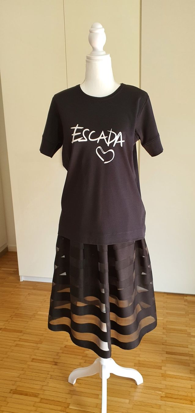 Escada T-shirt: Escada T-shirt S/M – Usato da Basel venduto da Kristal4