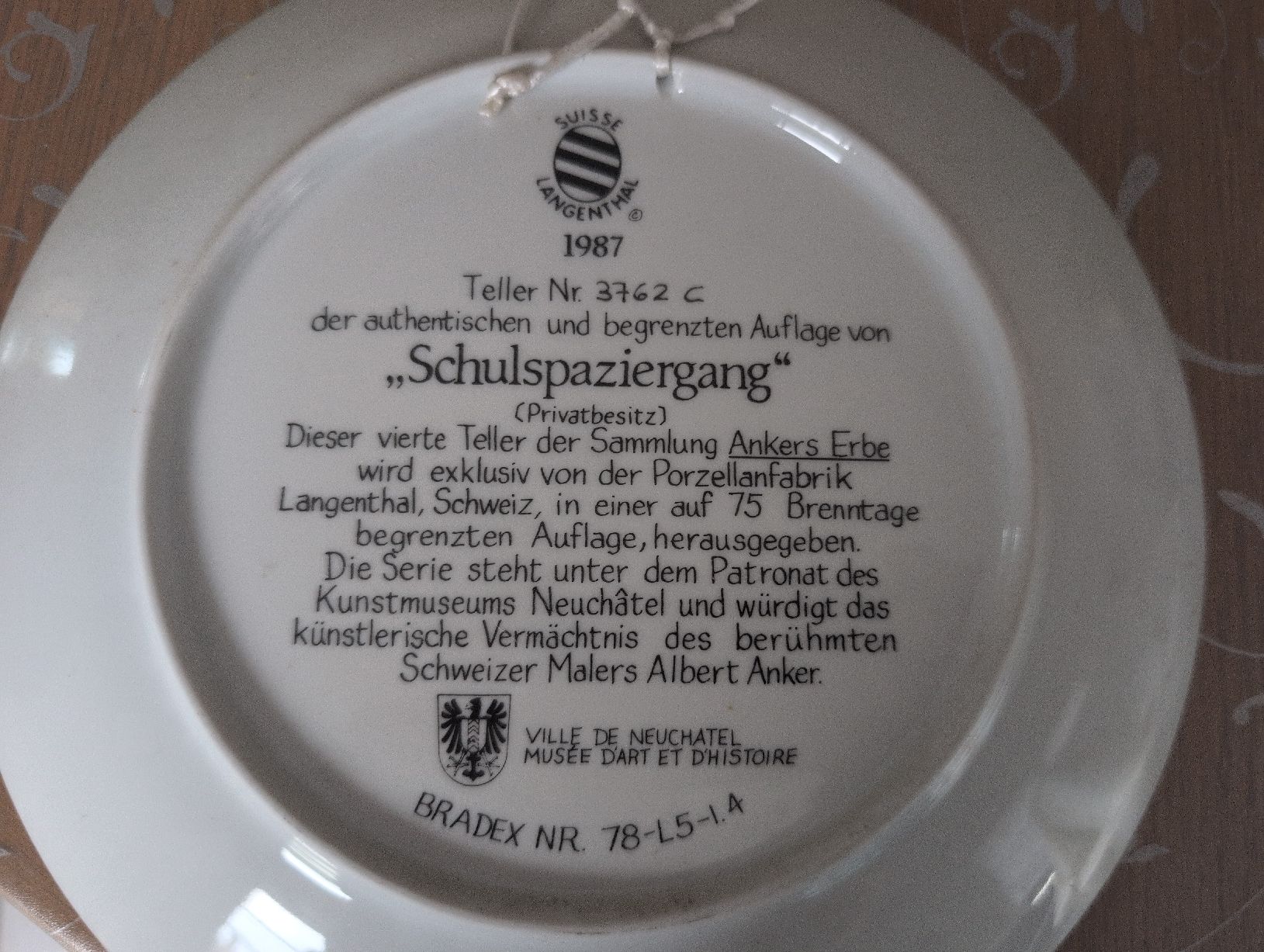 Piatti: Assiette décorative de 1987 "Schulspaziergang" – Usato da CORMINBOEUF venduto da savaja 1