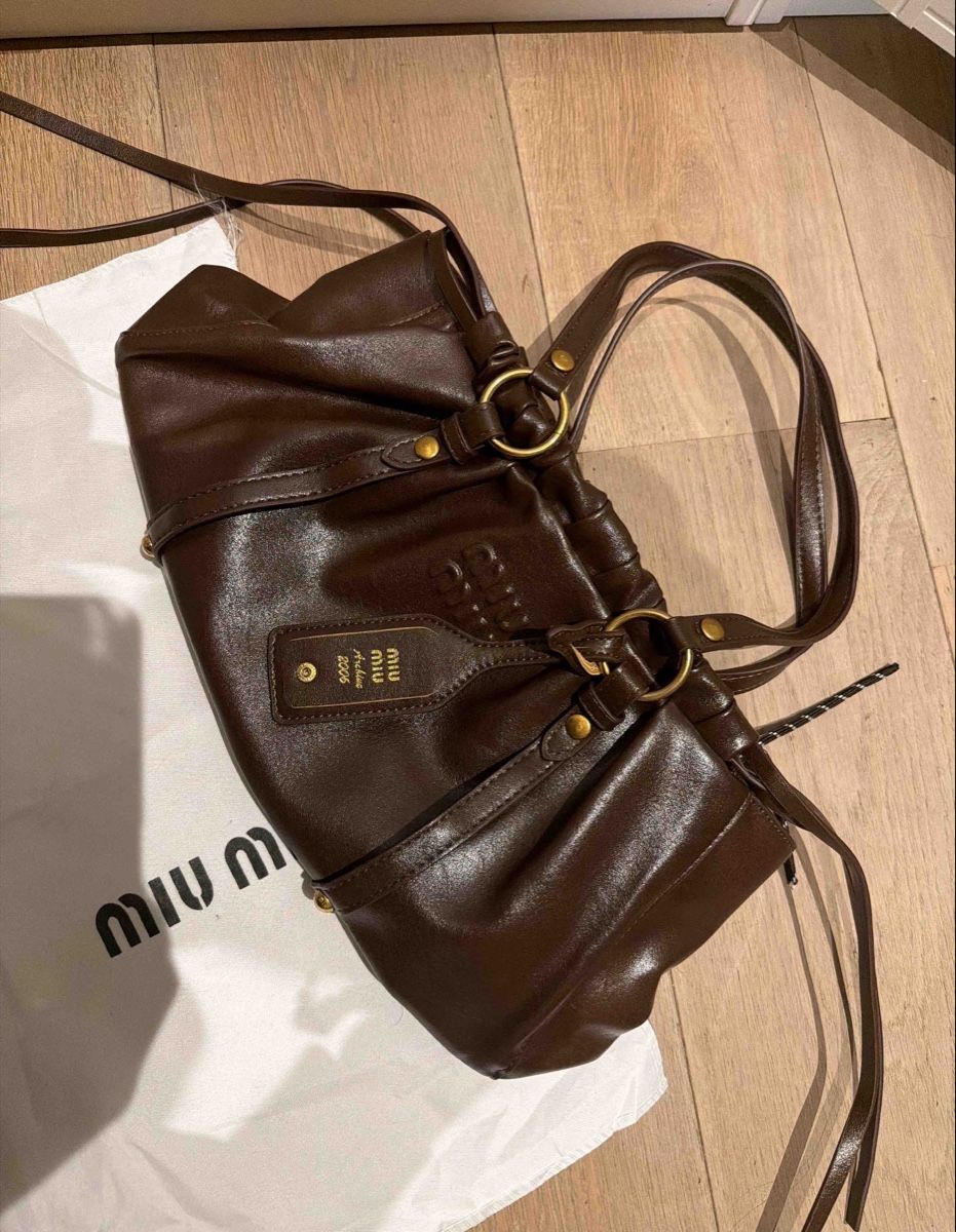 Miu Miu Borse da donna: Sac Miu Miu – Nuovo e nell'imballaggio originale da Neuchâtel venduto da xiao_bei