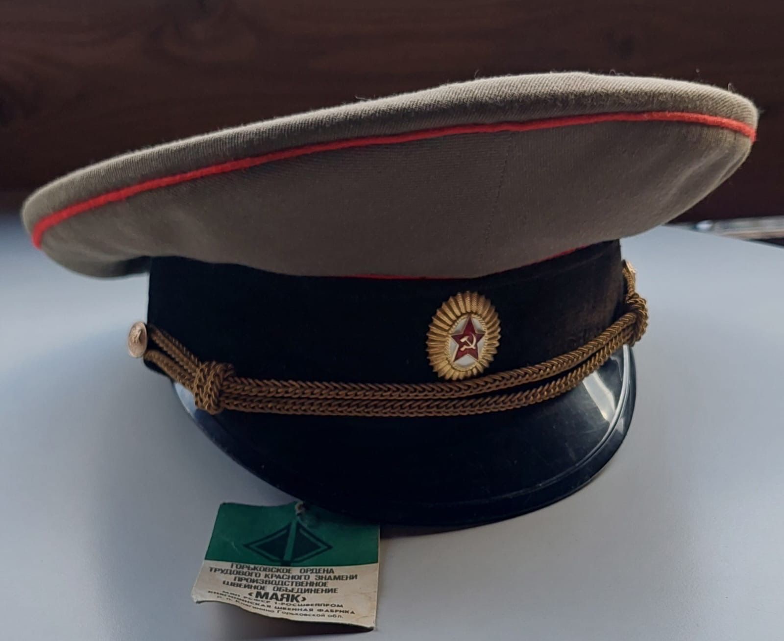 Uniformi: Orginal russische Offiziersmütze – Usato da Gümligen venduto da VIN-TAGE-ZONE