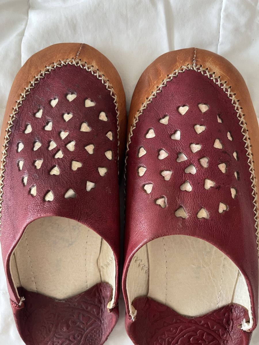 Scarpe da donna: Lederslipper weinrot mit Herzchen Gr. 38 – Nuovo e nell'imballaggio originale da Birr venduto da Elines 4