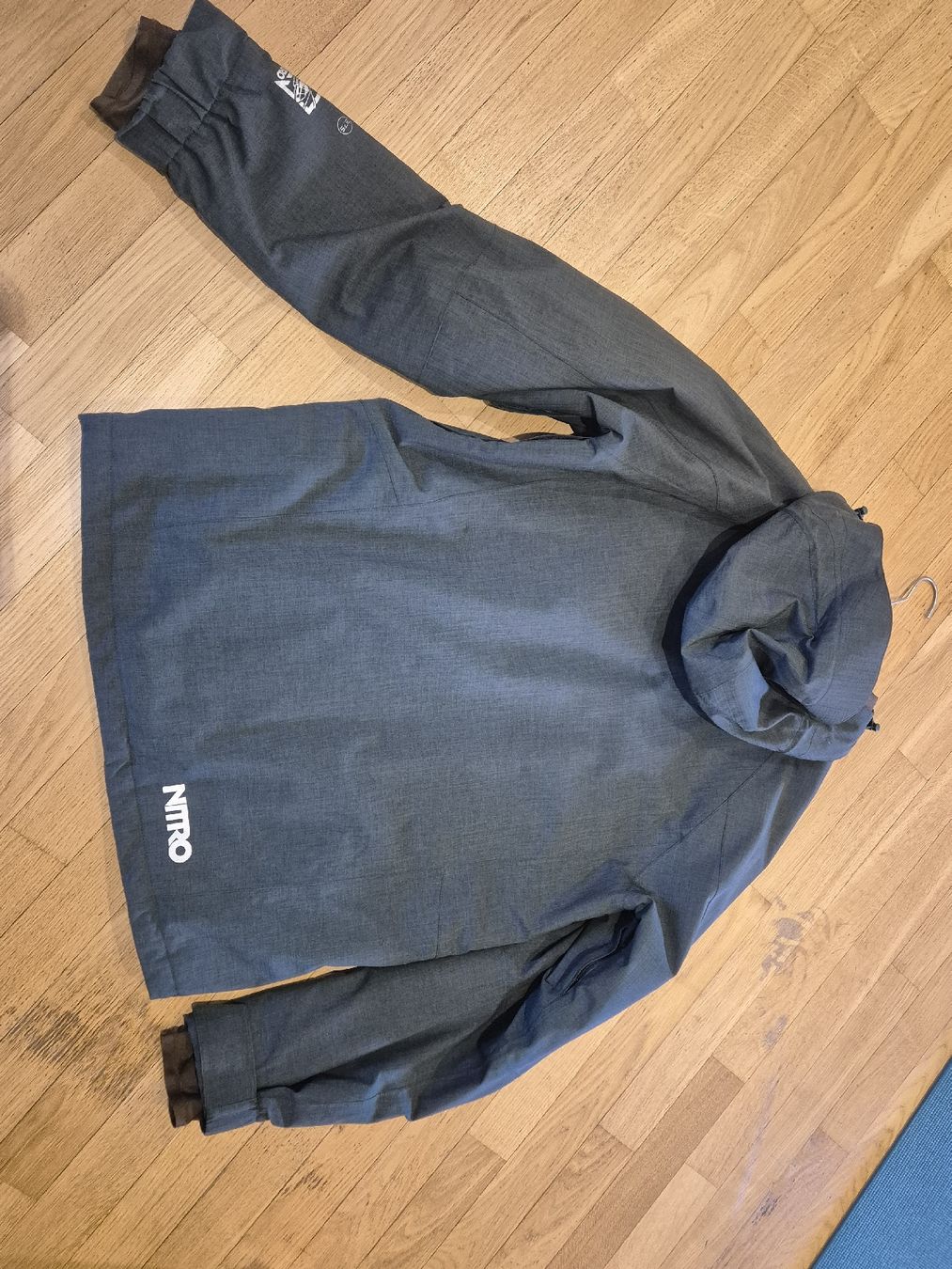 Snowboard Nitro Jacken: Nitro L1 Snowboardjacke – Gebraucht aus Wagen von hei_nb2v 7