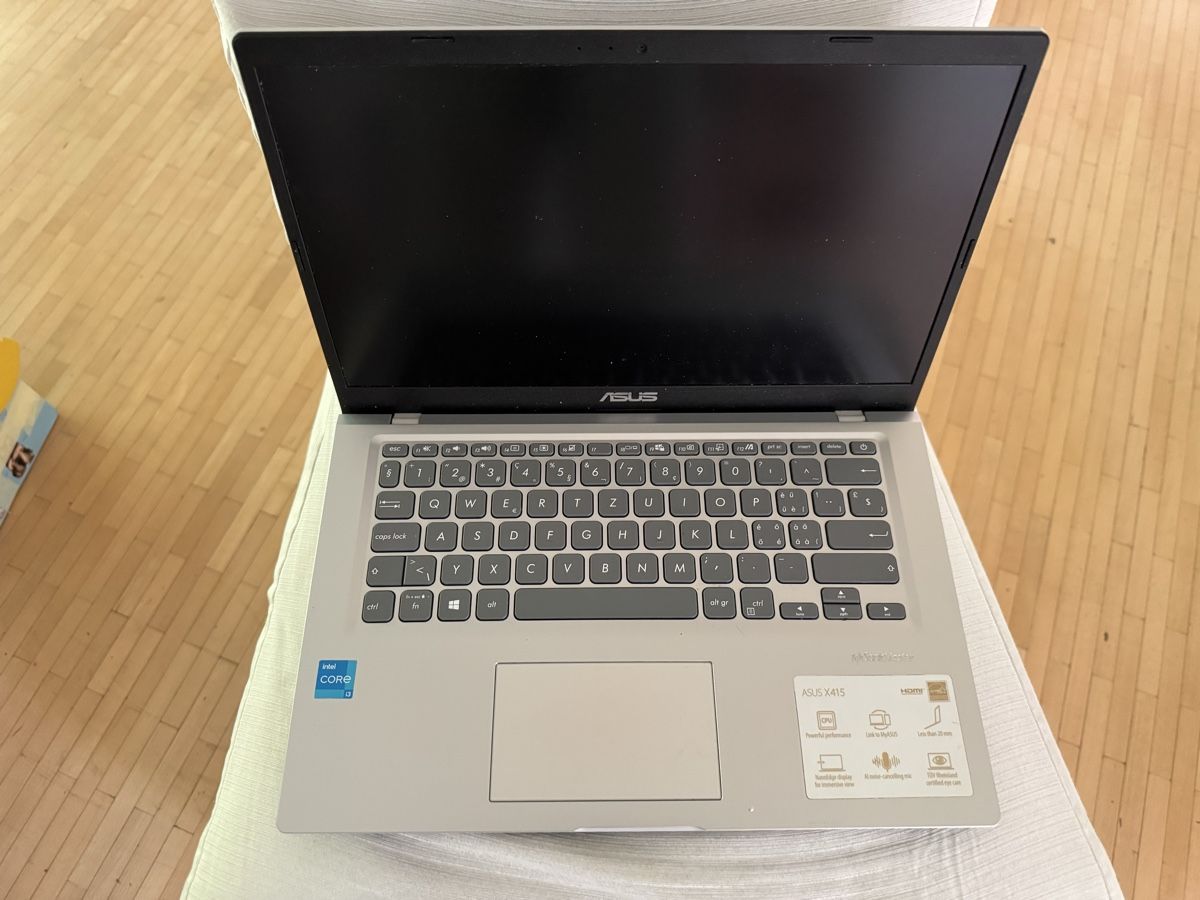 Asus Notebooks: ASUS X415  – Defekt aus Adliswil von Busys
