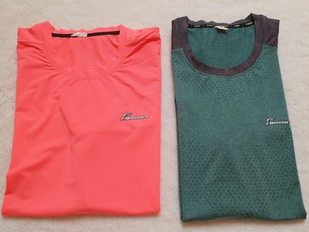 2 Sport-T-Shirts