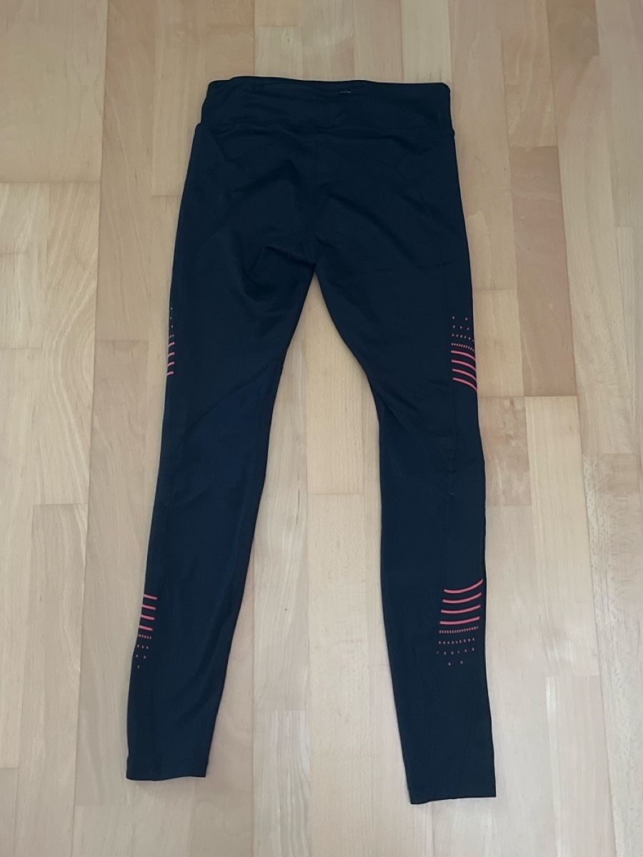 Nike Hosen: Tights – Neu (gemäss Beschreibung) aus Allschwil von nen_5t8g 1