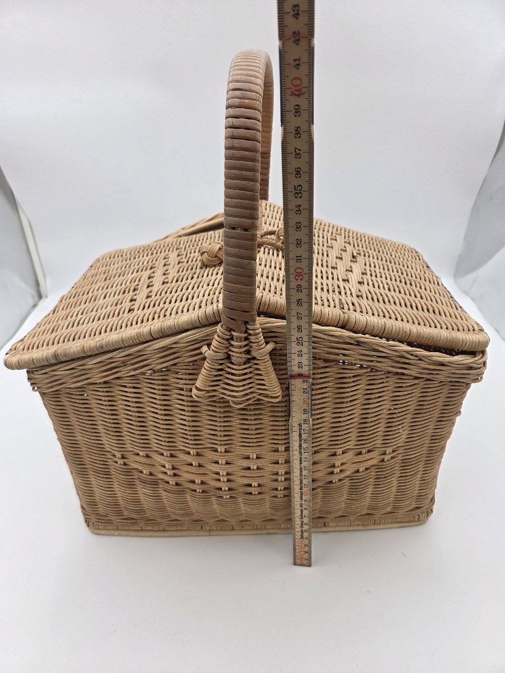 Sonstige Antiquitäten & Kunst: Picknickkorb aus Weidengeflecht mit zwei Klappdeckeln – Gebraucht aus Adligenwil von Die-Fundgrueb 5