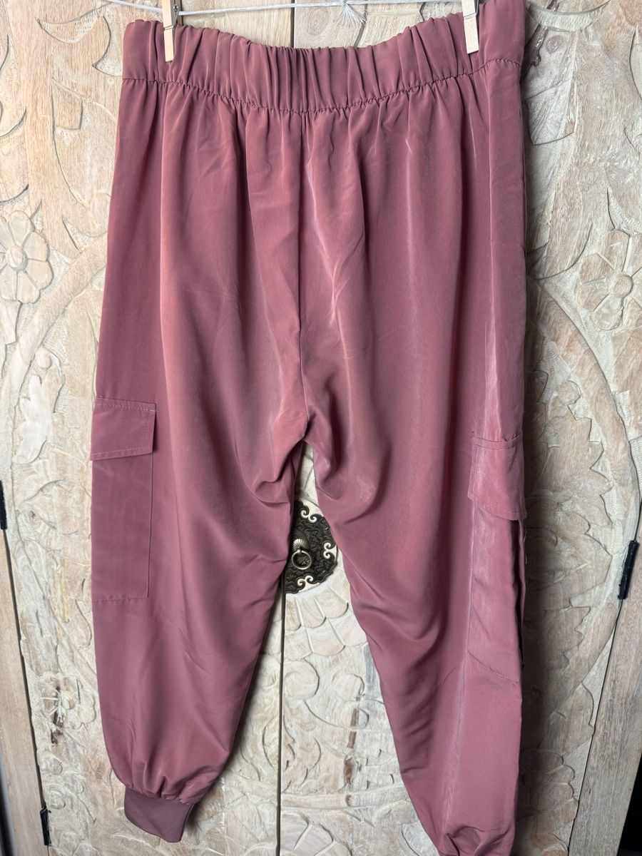 Zara Hosen: Stylische Cargohose Dunkles Altrosa - S – Gebraucht aus Wettingen von JasminL92 2