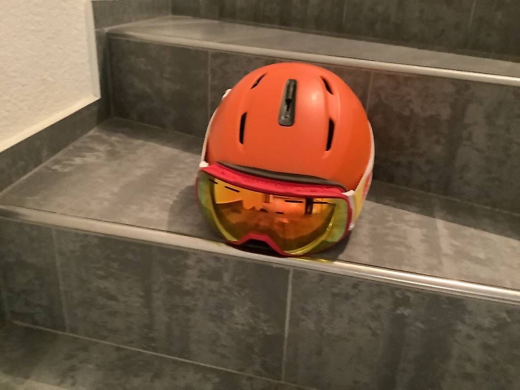 Caschi: Giro skihelm mit redbull Skibrille – Usato da Schenkon venduto da AndreaB74 1