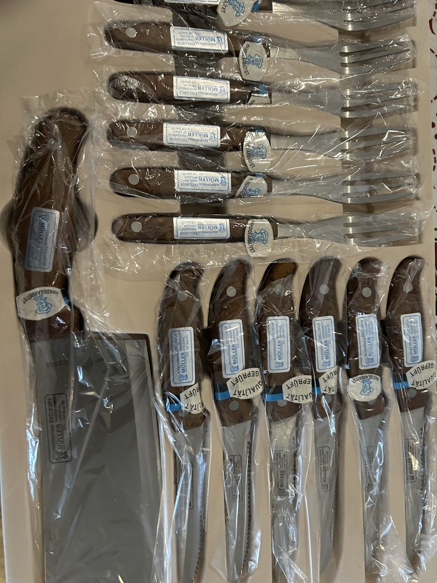 Messer: Valise neuve entière de couteaux et accessoires – Neu und originalverpackt aus Geneve von antoinette19 5