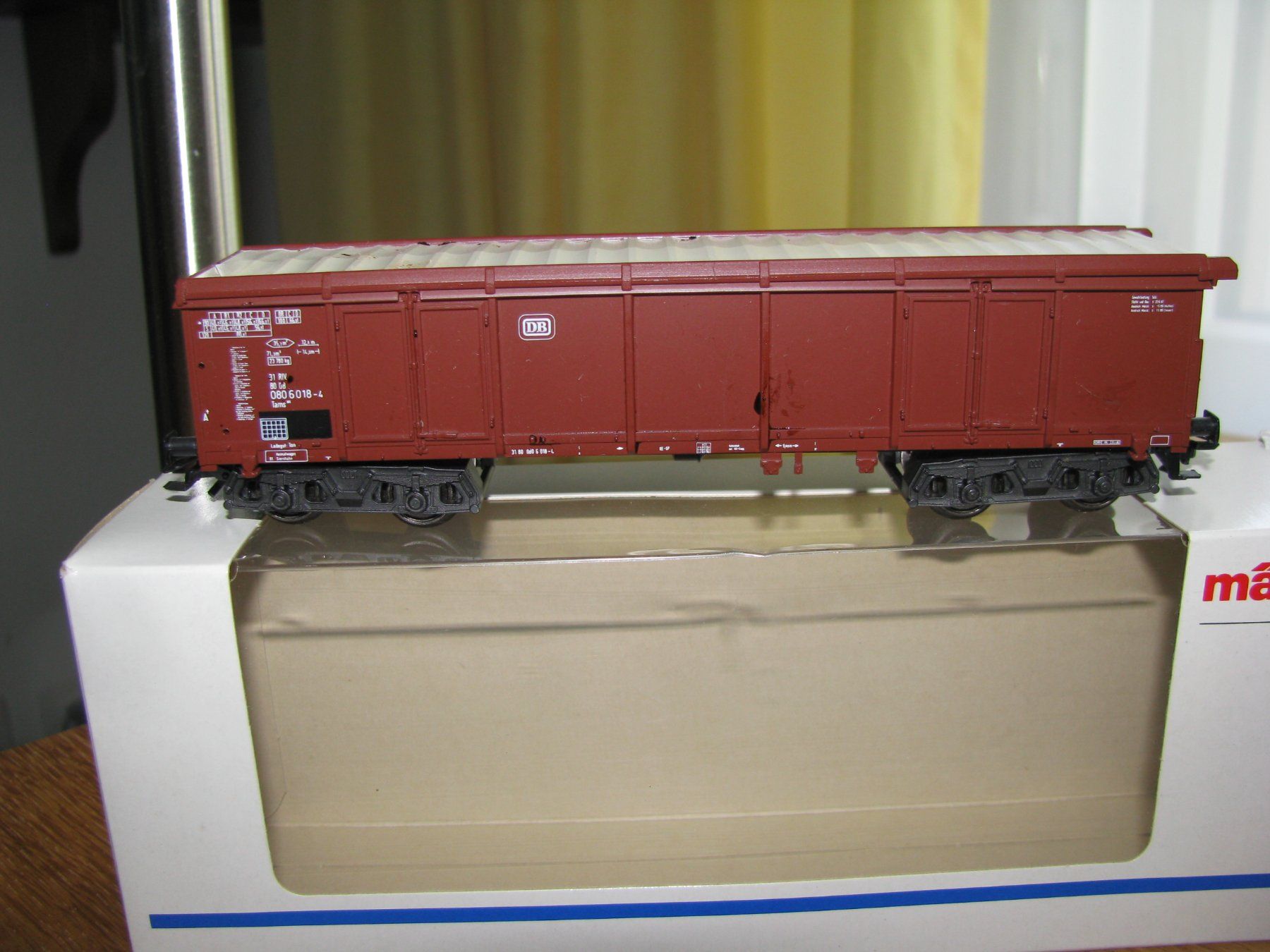 Märklin Modelleisenbahnen: Märklin HO Nr. 4726 - Rolldachwagen der DB – Gebraucht aus Kloten von Minitrain1942