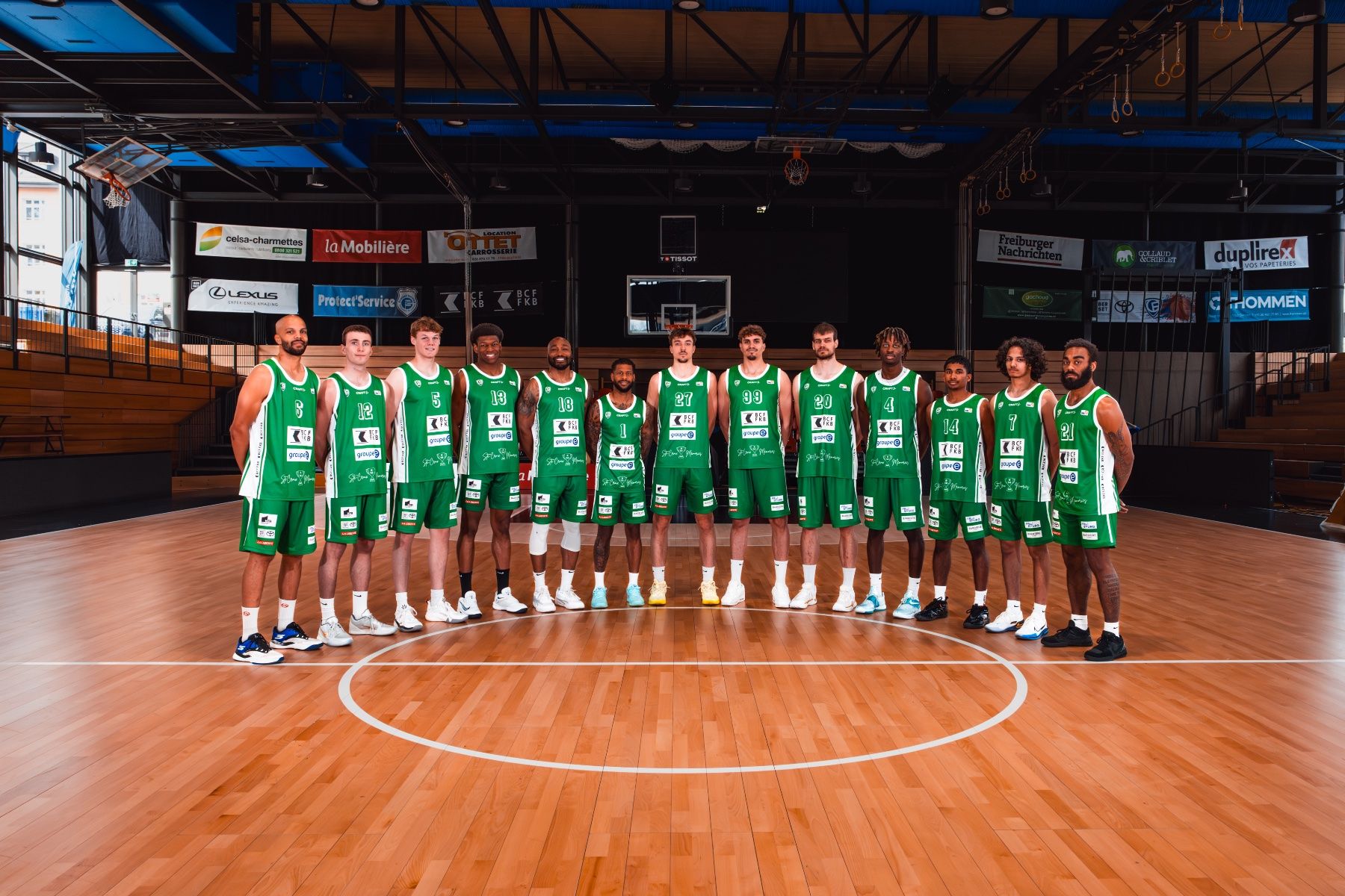 Leibchen & Hosen: Matteo Smith #5 - Maillot et short – Gebraucht aus Fribourg von FribourgOlympicB 3