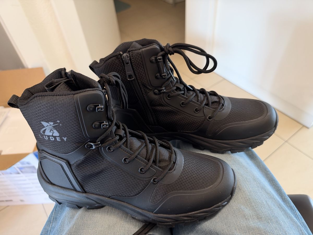 Chaussures hommes: Bottes – Neuf avec emballage d'origine à Yverdon-les-Bains par Linfa