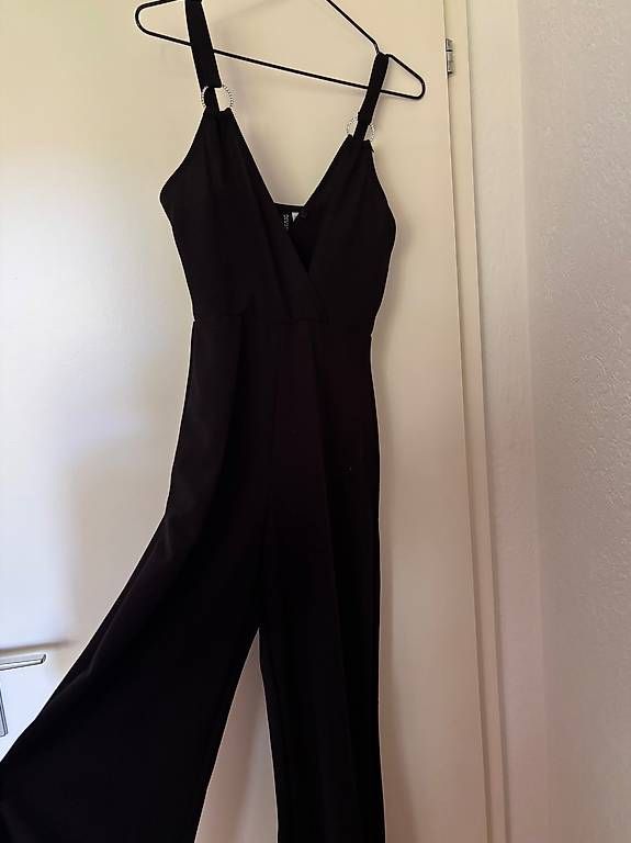 H&M Tute: Eleganter schwarzer Jumpsuit Grösse S – Usato da Bern venduto da shiggyy