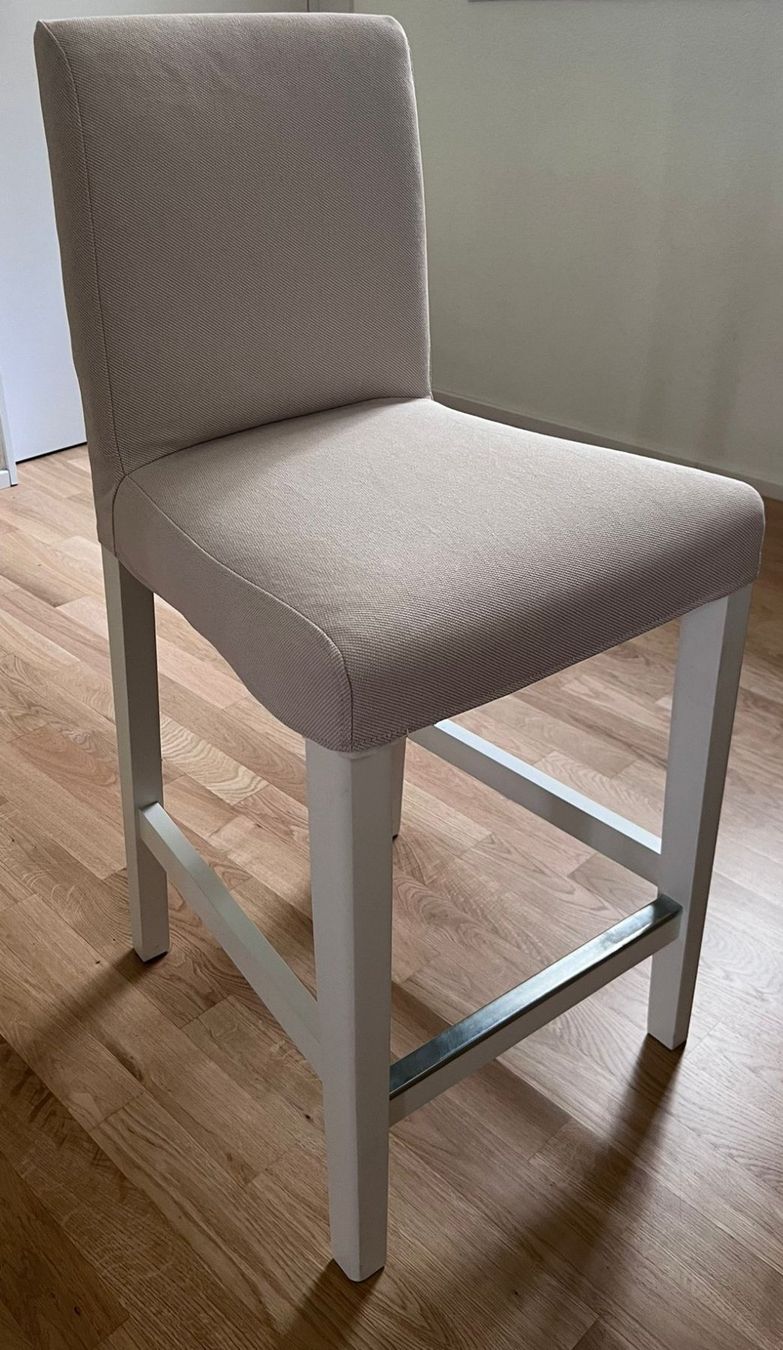 Cuisines complètes: Îlot de cuisine + 2 chaises hautes – D'occasion à Lausanne par val_6klk 2