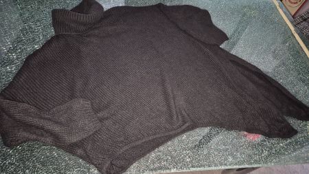 Maglione poncho nero caldo e avvolgente - Taglia Unica