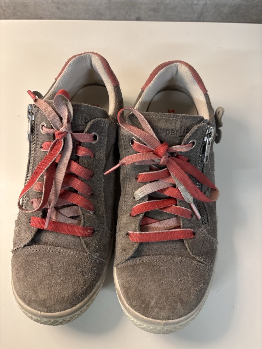 Superfit Scarpe per ragazze: Superfit Schuhe, Gr. 34 – Usato da St. Gallen venduto da heartbug 1