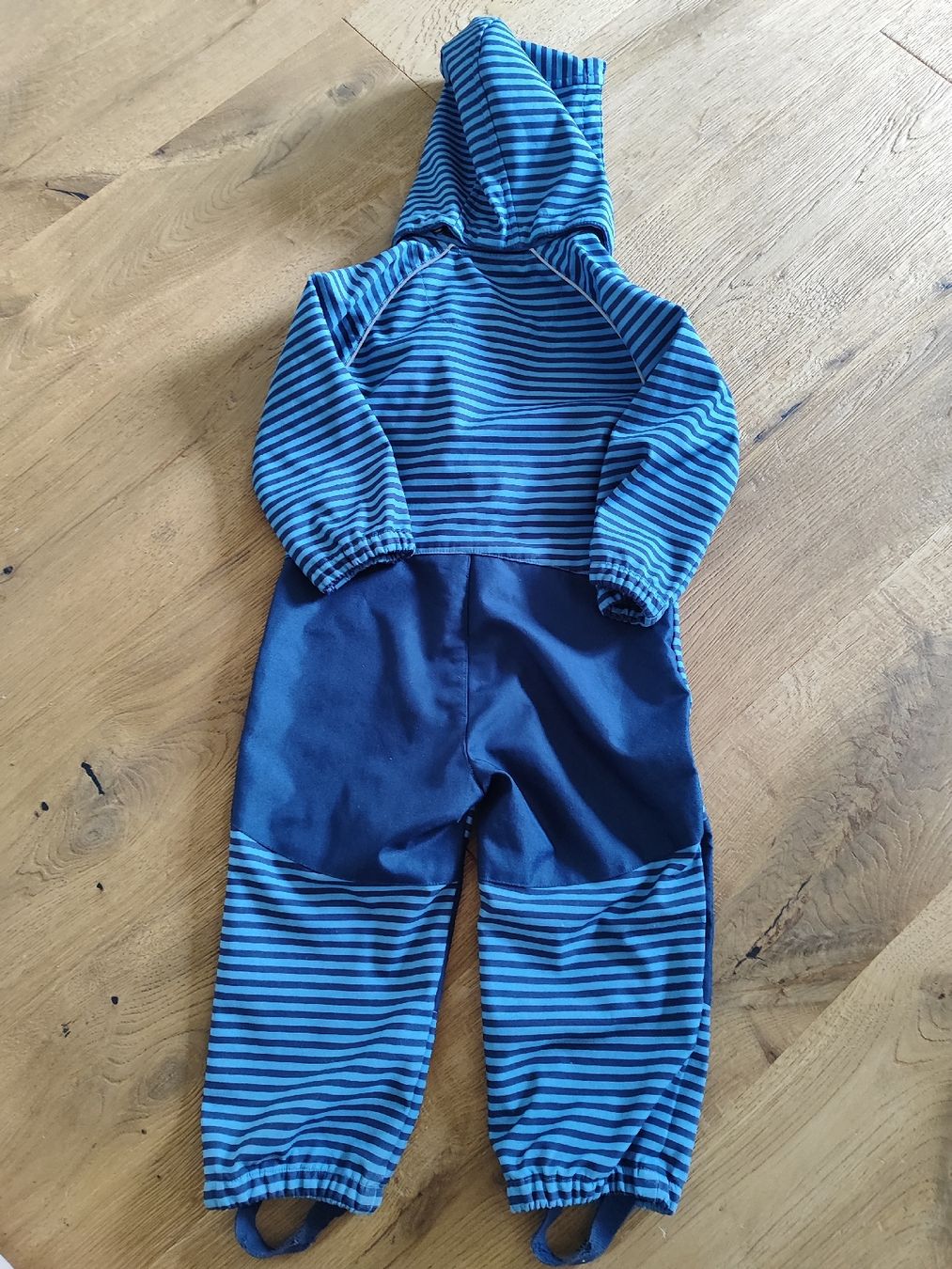Completi: Softshell Anzug gestreift blau Grösse 86-92 – Usato da Murten venduto da NathalieBruderermlnb 1